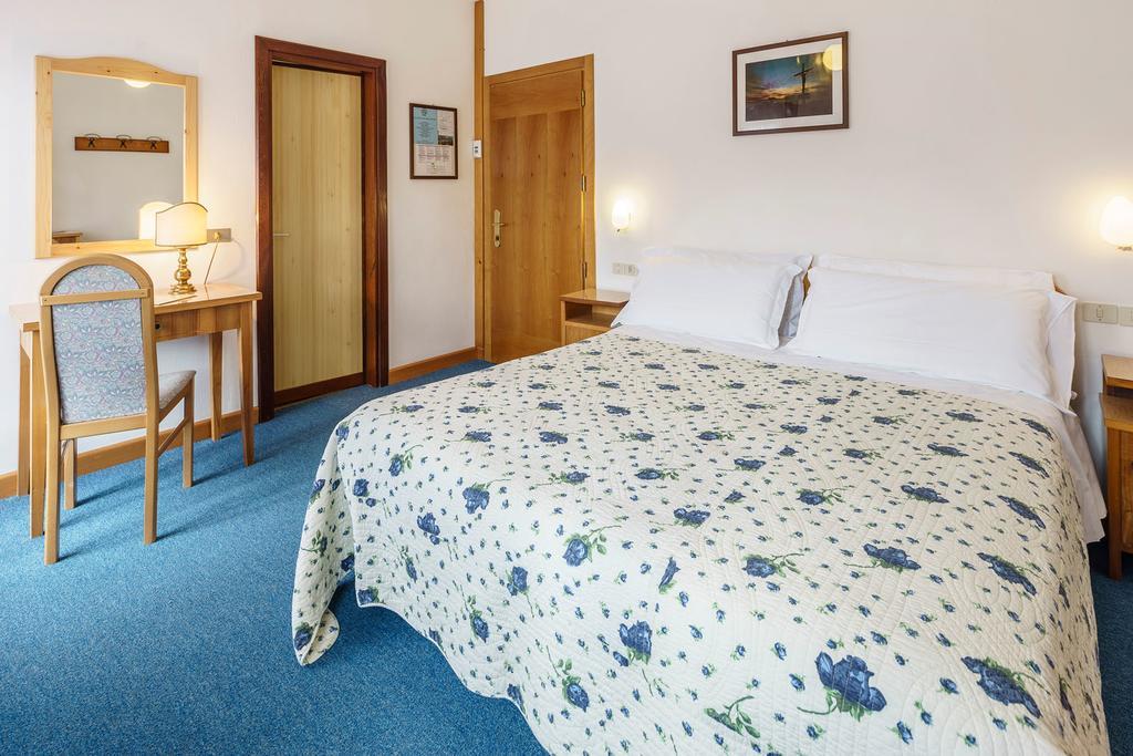Hotel Roma Сан Вито ди Кадоре Стая снимка